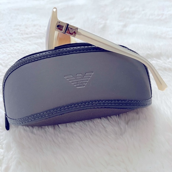 Sold Giorgio Armani sunglasses - Picture 2 of 7